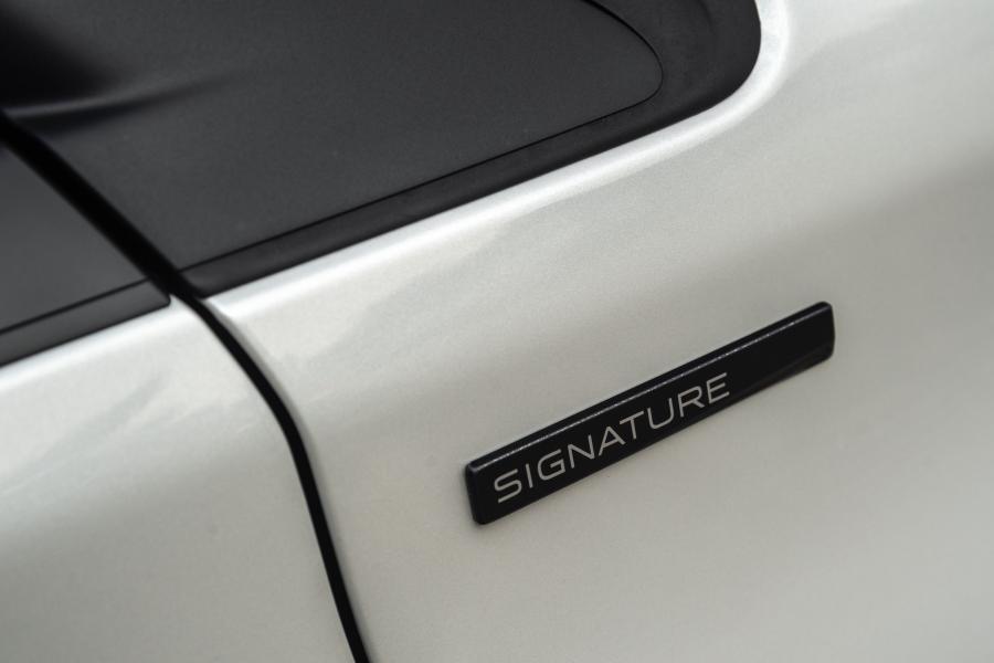 Детали экстерьера Peugeot 208 Signature 2018 года  (фото 11 из 17)
